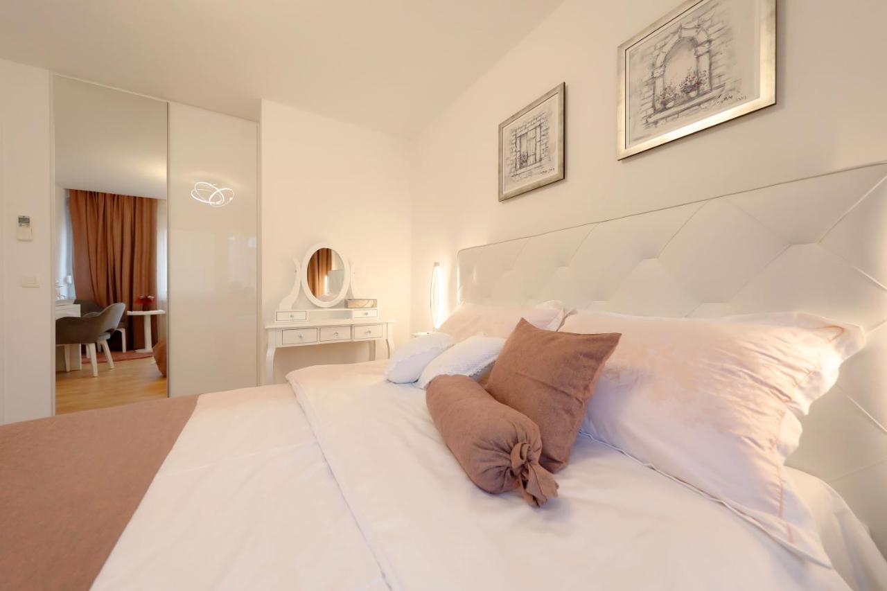 Rosita Deluxe Rooms ซาดาร์ ภายนอก รูปภาพ